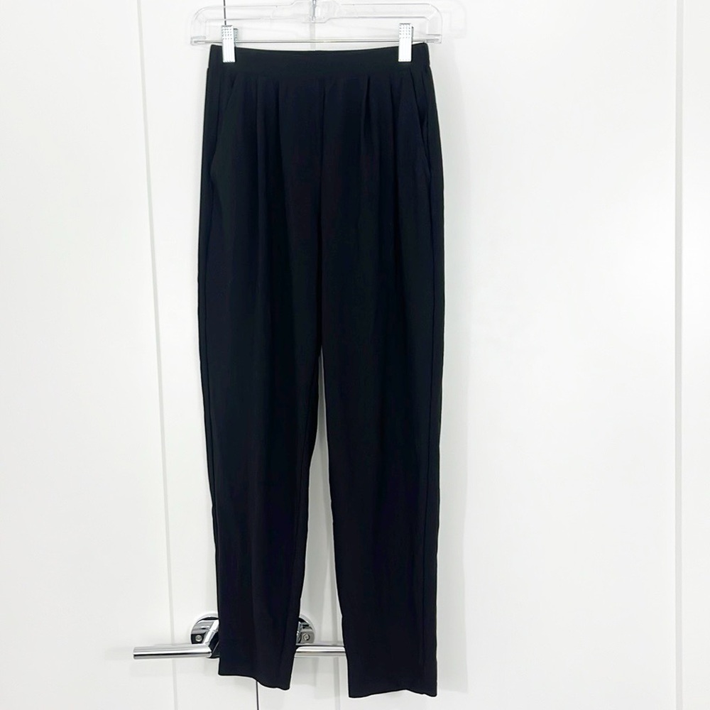 Nordstrom Leith XS Black Knit Stretchy Tapered Pleated Pants with Pockets